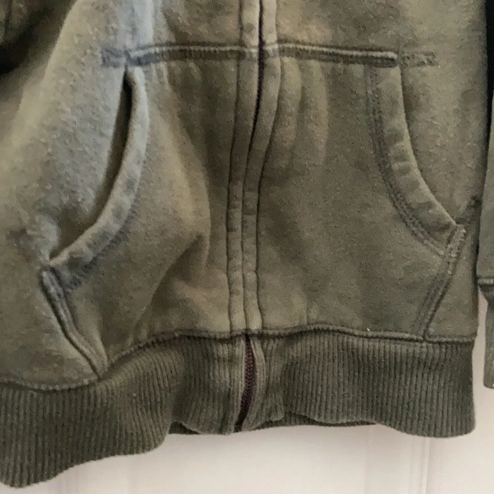 FINAL MARKDOWN Boys old navy hooded sweatshirt 3t